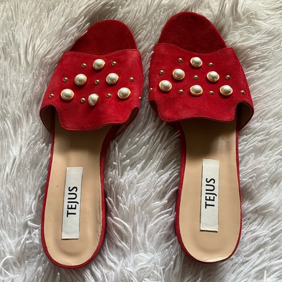 GORGEOUS pearl embroidered Sandals - Picture 1 of 3